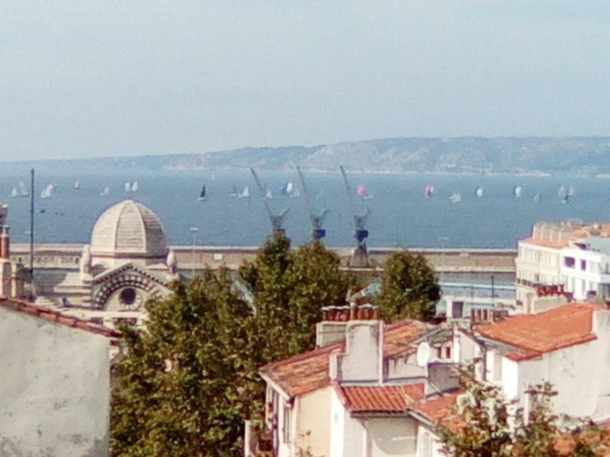 Appartement Tranquille au PANIER face à la mer à Marseille Extérieur photo